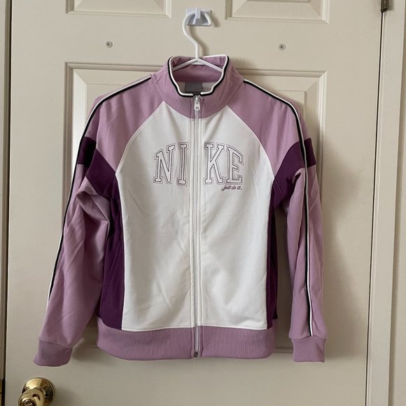 NWOT Nike Tracksuit Jacket and Capri Pant Set Size Youth 14 (or Ladies XS) - Picture 10 of 11